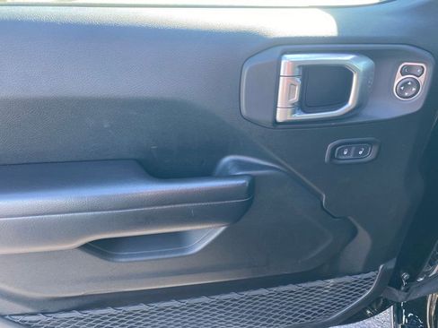 Used 2019 Jeep Wrangler Unlimited Sport S AWD/4WD image 14