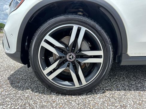 Used 2021 Mercedes-Benz GLC 300 w/ Premium Package image 29