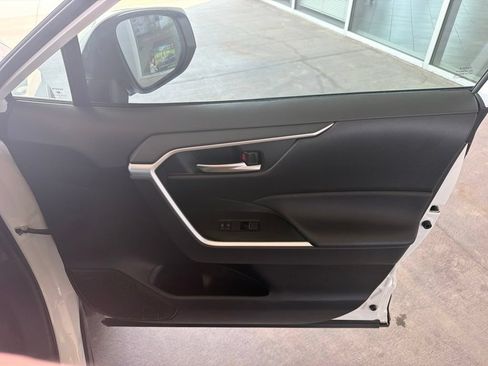 Certified 2025 Toyota RAV4 XLE AWD/4WD image 27