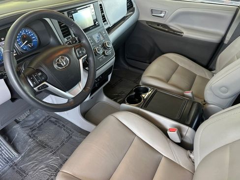 Certified 2018 Toyota Sienna XLE w/ XLE Navigation Package FWD image 12