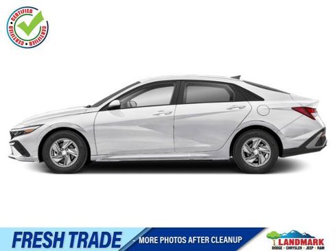 Used 2025 Hyundai Elantra SE FWD image 1
