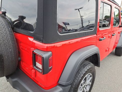 Used 2024 Jeep Wrangler Unlimited Sport AWD/4WD image 23
