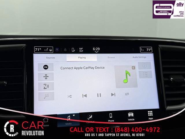 Used 2024 Chrysler Pacifica Touring-L FWD image 26