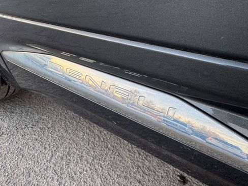 Used 2022 GMC Terrain Denali w/ Denali Premium Package image 22