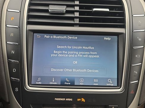 Used 2020 Lincoln Nautilus Reserve w/ Equipment Group 201A image 16