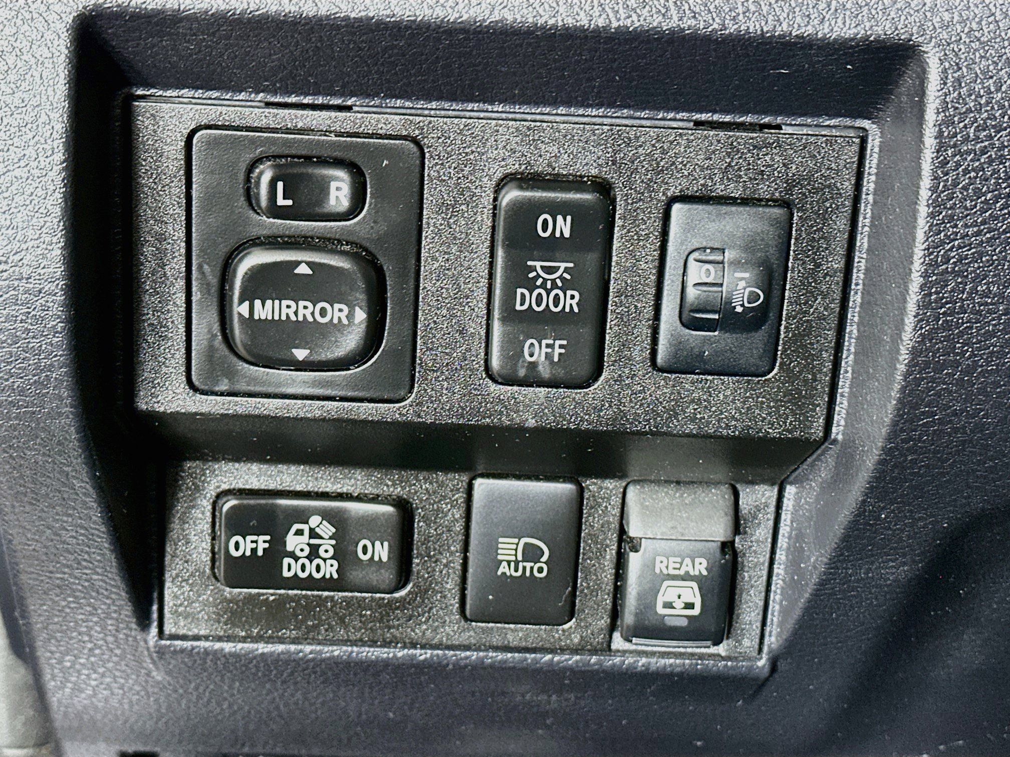 Used 2019 Toyota Tundra SR5 AWD/4WD image 17