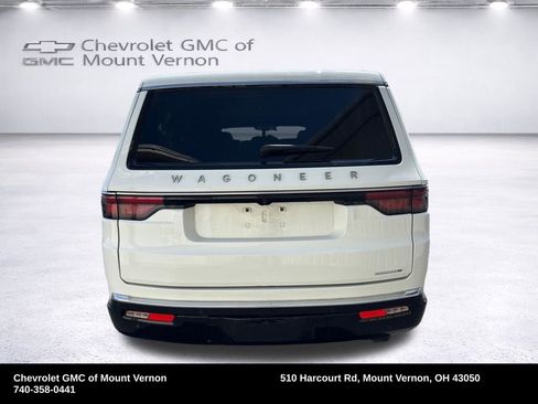 Used 2024 Jeep Wagoneer L Series II w/ Flexible Seating Group AWD/4WD image 4
