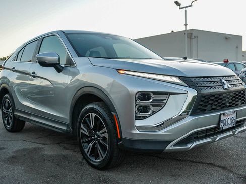 Used 2023 Mitsubishi Eclipse Cross SE image 3