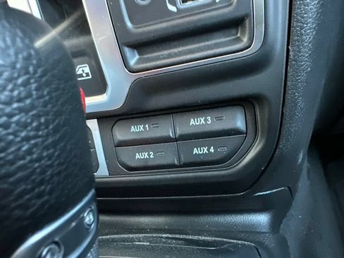 Used 2025 Jeep Wrangler Sport AWD/4WD image 22