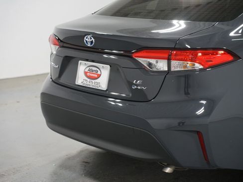 Used 2025 Toyota Corolla LE w/ LE Premium Package image 9