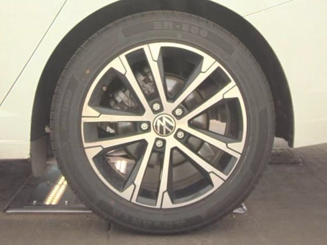 Used 2025 Volkswagen Jetta Sport FWD image 21