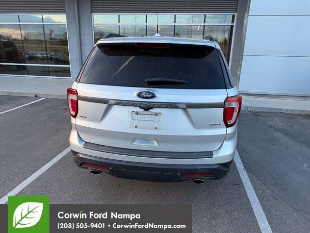 Used 2018 Ford Explorer XLT w/ Equipment Group 202A AWD/4WD image 8