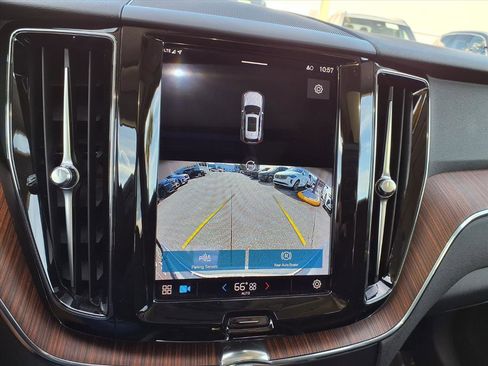 Certified 2023 Volvo XC60 B5 Plus w/ Protection Package Premier image 27