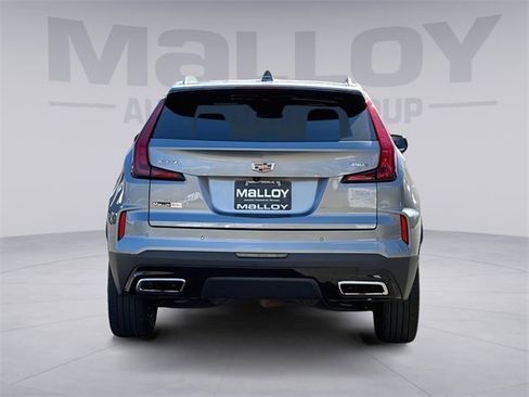 Used 2025 Cadillac XT4 Premium Luxury image 3