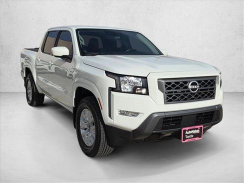 Used 2023 Nissan Frontier SV w/ SV Convenience Package image 3