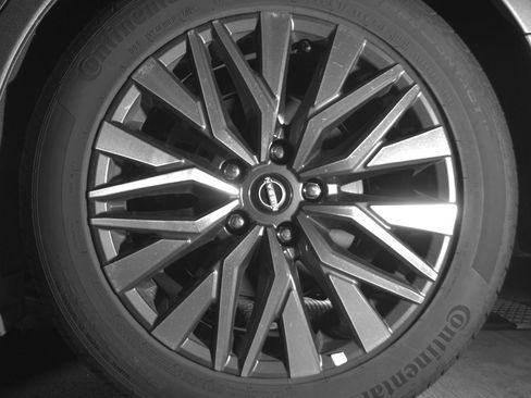 Used 2025 Nissan Altima 2.5 SV FWD image 14