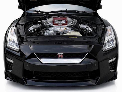 Used 2021 Nissan GT-R Premium image 27