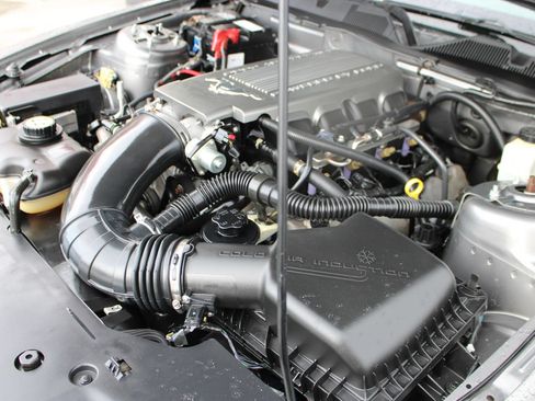 Used 2010 Ford Mustang GT RWD image 18