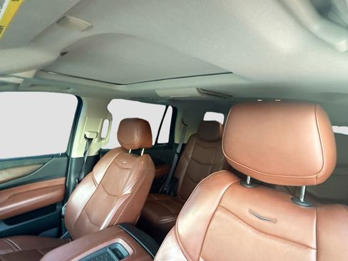 Used 2016 Cadillac Escalade Luxury RWD image 28
