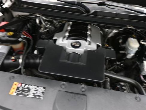 Used 2017 Cadillac Escalade Premium Luxury image 32