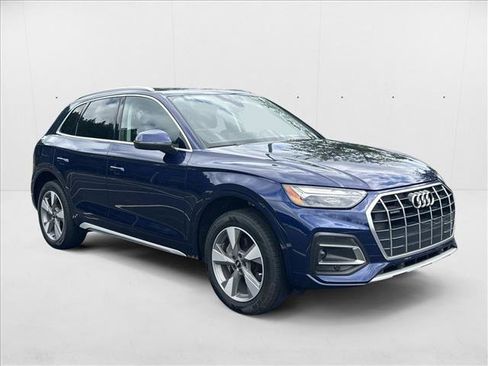 Used 2023 Audi Q5 2.0T Premium w/ Convenience Package image 3