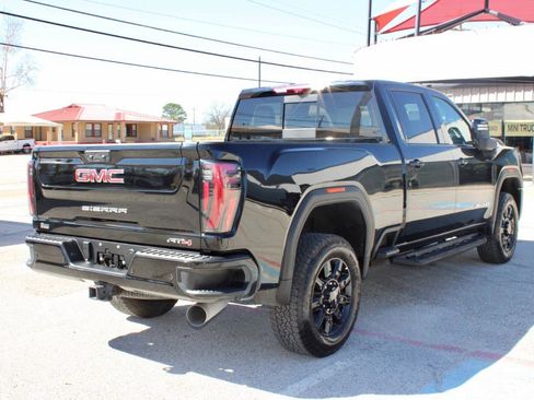 Used 2025 GMC Sierra 2500 AT4 w/ Technology Package image 3