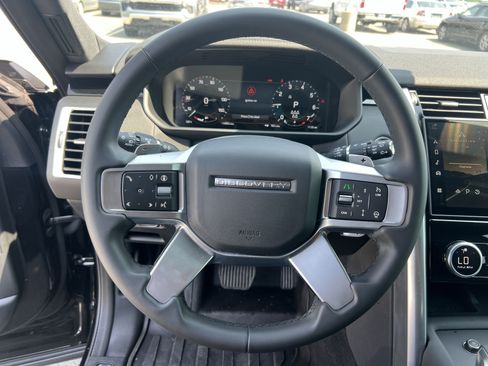 Certified 2025 Land Rover Discovery S AWD/4WD image 22