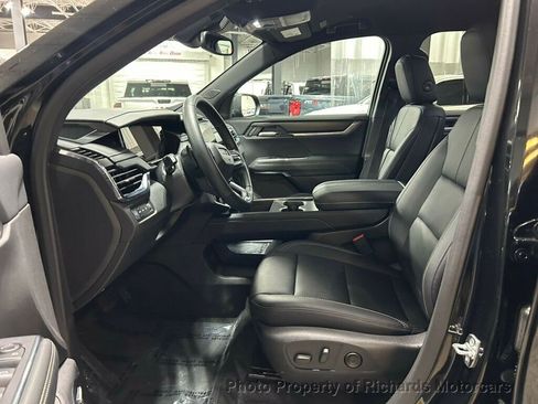 Used 2025 GMC Acadia Elevation w/ Elevation Premium Package image 14