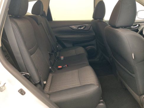 Used 2018 Nissan Rogue SV AWD/4WD image 19