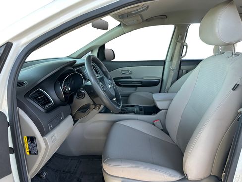 Used 2017 Kia Sedona L FWD image 9