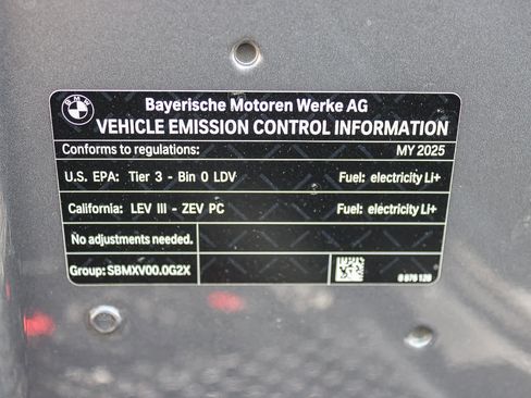 Used 2025 BMW i5 xDrive40 w/ Premium Package image 23