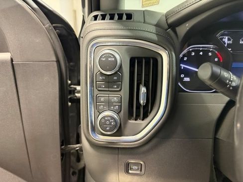Used 2022 GMC Sierra 1500 SLT w/ SLT Premium Package AWD/4WD image 17