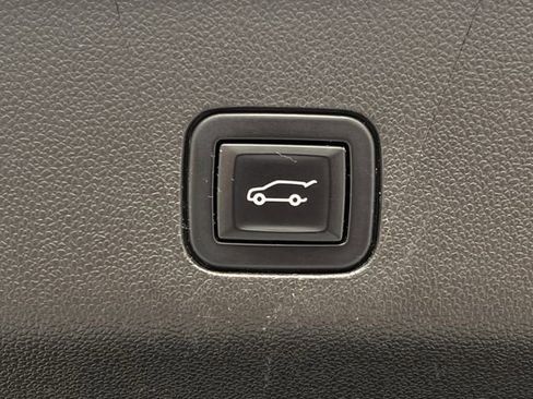 Used 2022 Cadillac Escalade ESV Sport Platinum w/ LPO, ONYX Package image 35