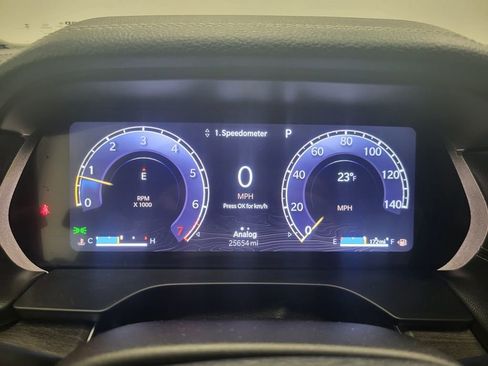 Used 2024 Jeep Grand Cherokee L Limited w/ Luxury Tech Group II image 18