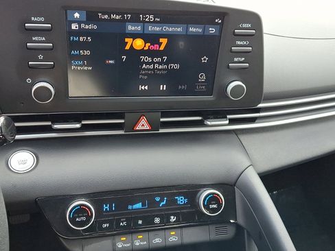 Used 2023 Hyundai Elantra SEL w/ Preferred Accessory Package image 15