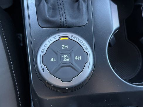 New 2025 Ford Bronco Outer Banks image 9