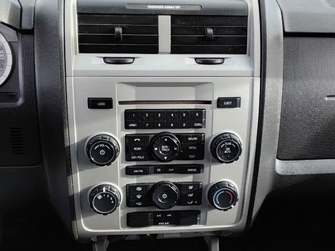 Used 2009 Ford Escape XLT image 12
