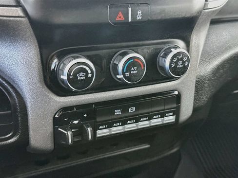 Used 2024 RAM 3500 Tradesman w/ Chrome Appearance Group AWD/4WD image 18