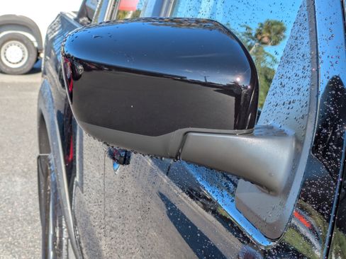 Certified 2024 Nissan Frontier SV w/ Hardbody Edition image 11