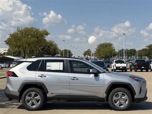 New 2025 Toyota RAV4 XLE image 3