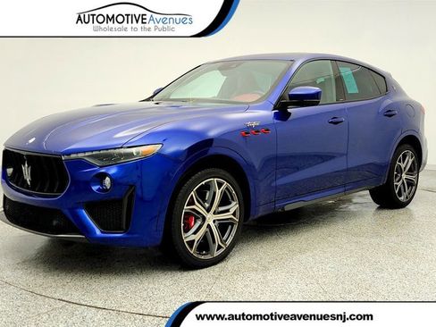 Used 2022 Maserati Levante Trofeo image 1