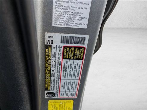 Used 2018 Toyota Highlander LE image 14