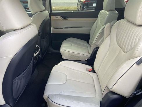 Used 2024 Hyundai Palisade Limited image 13