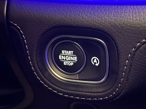 Certified 2025 Mercedes-Benz GLS 450 4MATIC image 28