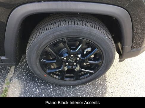 New 2026 Jeep Compass Latitude image 13