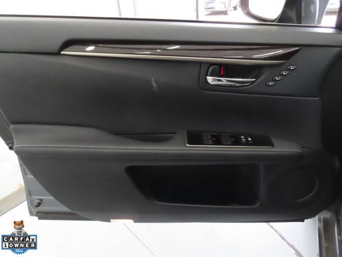 Used 2018 Lexus ES 300h w/ Luxury Package FWD image 10