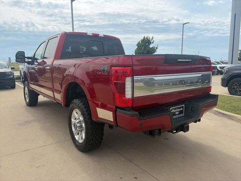 Used 2019 Ford F250 Platinum w/ Platinum Ultimate Package AWD/4WD image 3