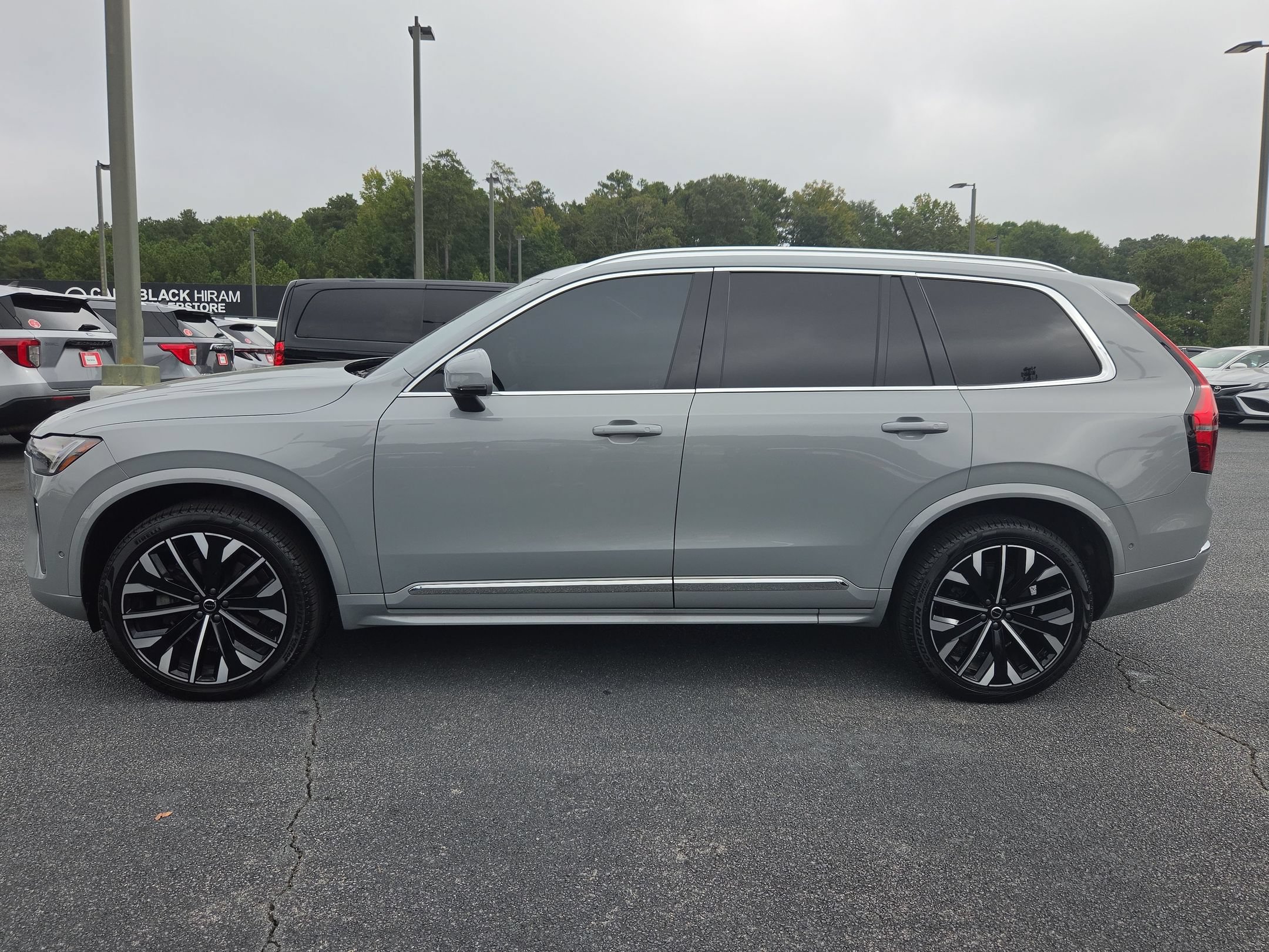 Used 2025 Volvo XC90 B5 Plus w/ Protection Package Premier AWD/4WD image 8