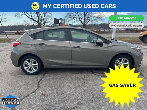 Used 2017 Chevrolet Cruze LT w/ Convenience Package image 4