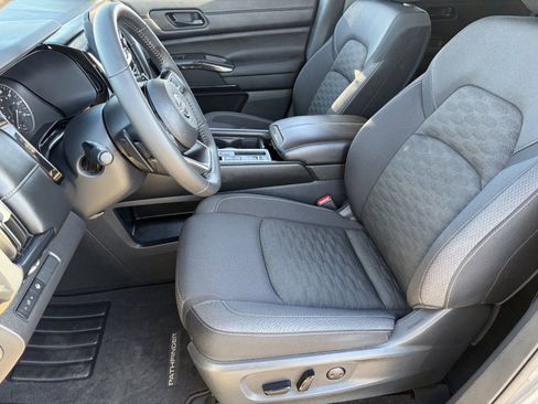 Used 2023 Nissan Pathfinder SV image 20